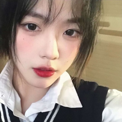 超好看的2021高清美地铁女生真人头像图片