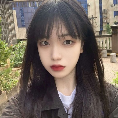 超好看的2021高清美地铁女生真人头像图片