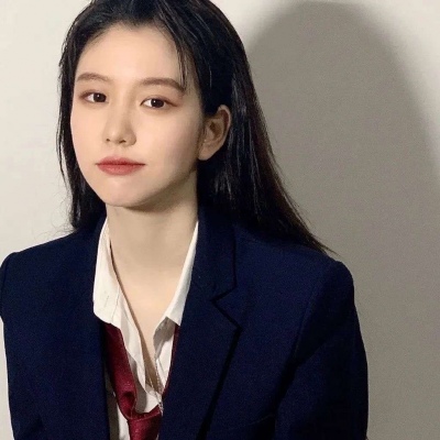 超好看的2021高清美地铁女生真人头像图片