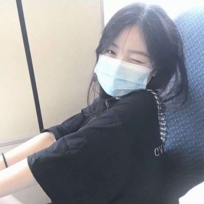 超好看的2021高清美地铁女生真人头像图片