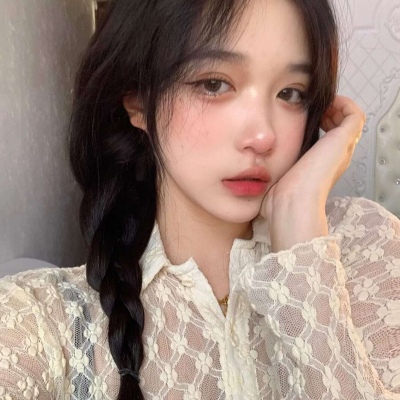超好看的2021高清美地铁女生真人头像图片