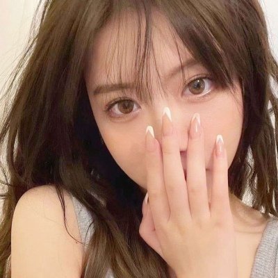 超好看的2021高清美地铁女生真人头像图片