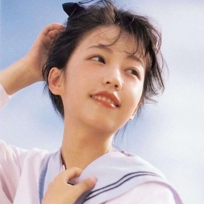 高清唯美有意境的白月光女生摸男友腹肌的情侣头像图片