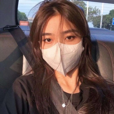 真人好看带口罩的穿红衣的女生头像图片