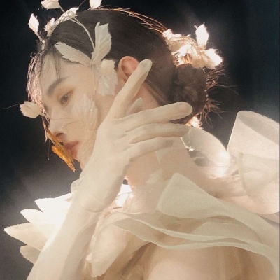 唯美清新意境人物图片动漫头像女生saber图片