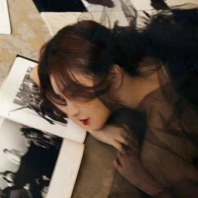高清头像黑白简约女生二次元图片