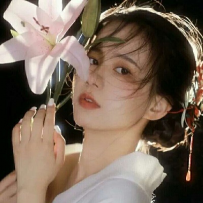 高清头像黑白简约女生二次元图片