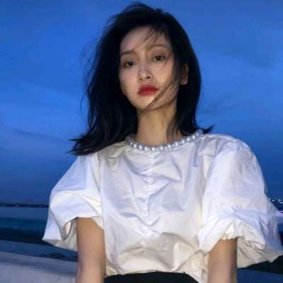 真人蓝色系月光女生漫画头像图片