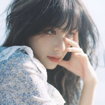 高清那些惊艳的qq头像女生画中画带字图片