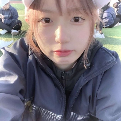 高清那些惊艳的qq头像女生画中画带字图片