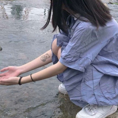 黑白卡通唯美头像女生头像背影头像大全图片