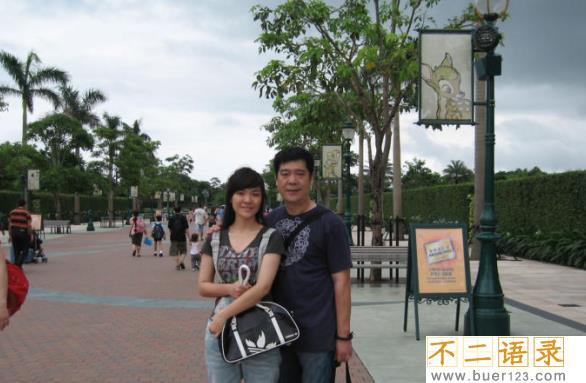 苏志丹虎艳芬的全家福 女儿首度曝光图片