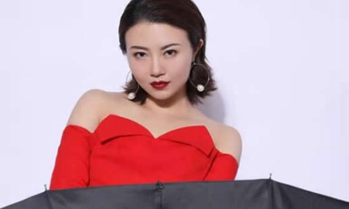 抖音公子是你吗是什么歌粤语歌？《笑纳》歌词意境如画图片