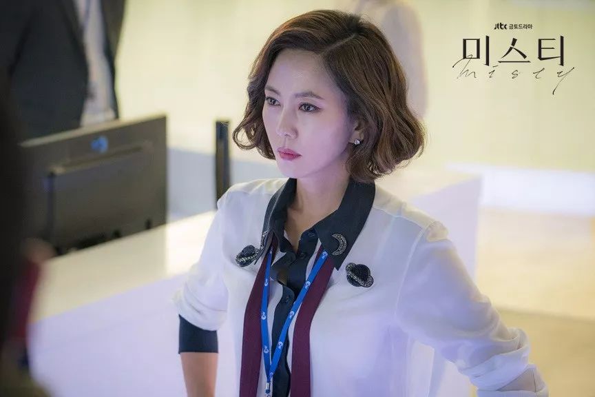 女人不狠地位不稳句子图片