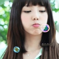中长发发型的时尚女生头像 亮丽气质的女孩图片