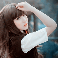 中长发发型的时尚女生头像 亮丽气质的女孩图片