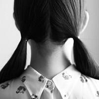 扎两个辫子的女生头像 梳辫子十三,十四,十五六岁清纯女生背影头像图片
