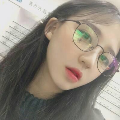 女生头像戴眼镜小清新图片