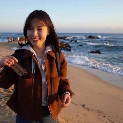 女生海边背影头像 高清意境女神图片图片