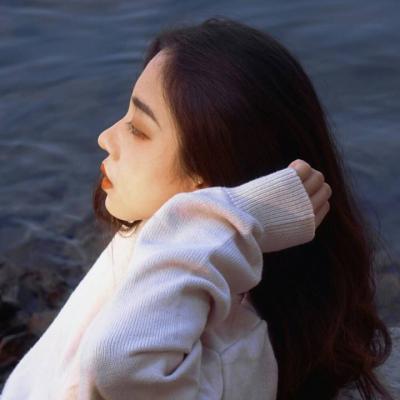 女生海边背影头像 高清意境女神图片图片