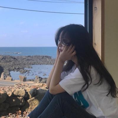 女生海边背影头像 高清意境女神图片图片