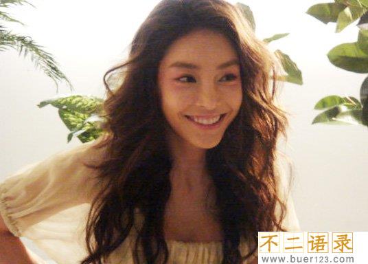揭秘韩国演艺圈悲惨事件，多名女艺人被潜规则照片流出图片