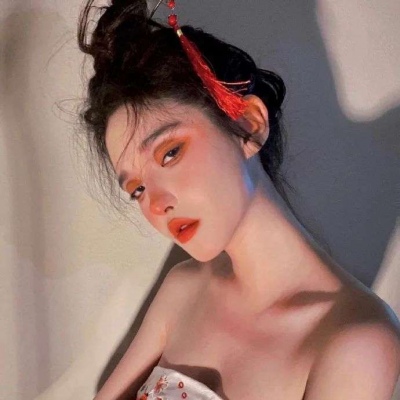 高清适合圣诞用的卡通女k歌头像女生图片