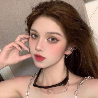 高清适合圣诞用的卡通女k歌头像女生图片