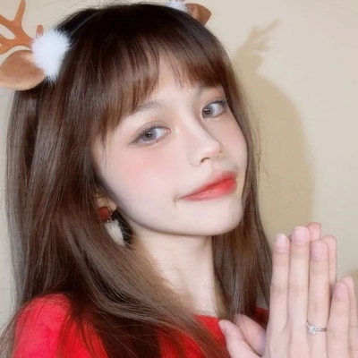 高清适合圣诞用的卡通女k歌头像女生图片