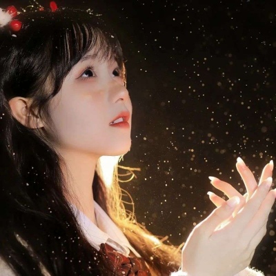 高清适合圣诞用的卡通女k歌头像女生图片