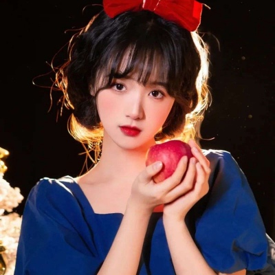 高清适合圣诞用的卡通女k歌头像女生图片