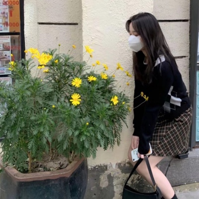 高清2021微信头像分手后的头像女生霸气黑白图片