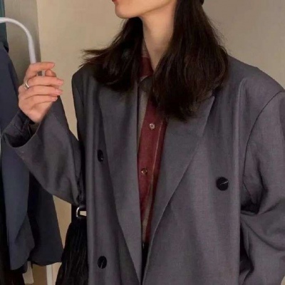 2021最火黑白头像女生抽烟图片