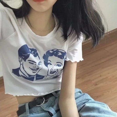 2021最火黑白头像女生抽烟图片