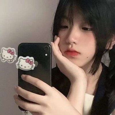 2021最火黑白头像女生抽烟图片