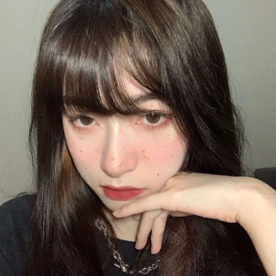 2021最火黑白头像女生抽烟图片