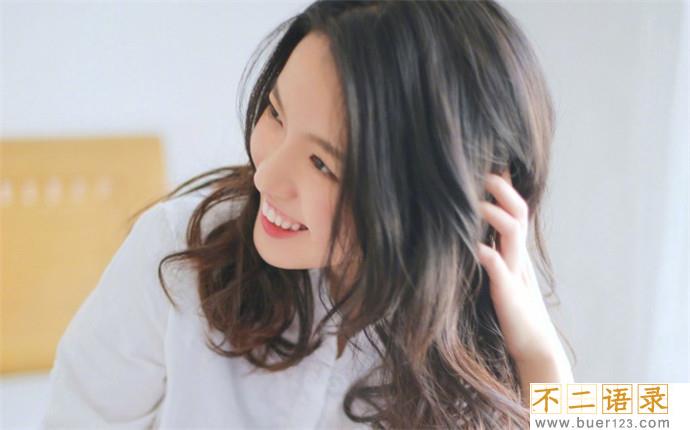 我闺蜜和我男朋友关系很要好 三个人在一个床上做了图片