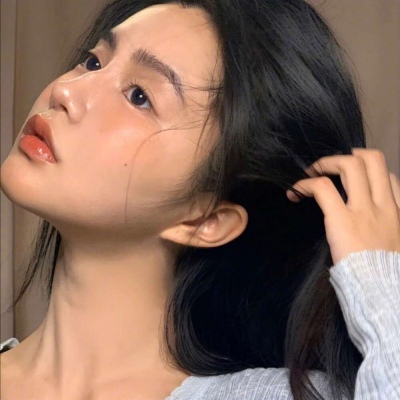 2021微信头像真人长发清新女生头像侧脸图片