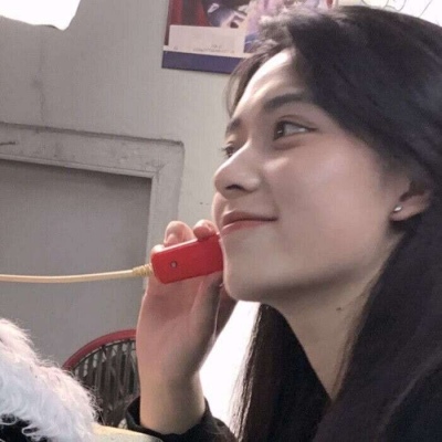 2021微信头像真人长发清新女生头像侧脸图片