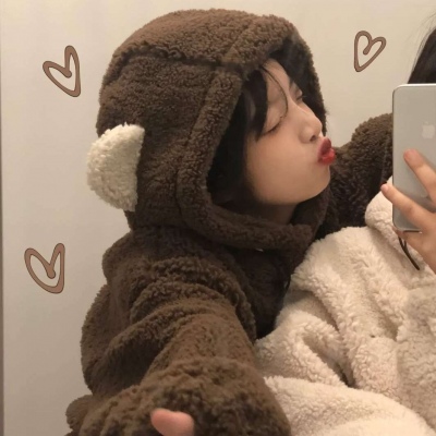 高清2021年最火的闺蜜qq头像粉色背景可爱女生图片