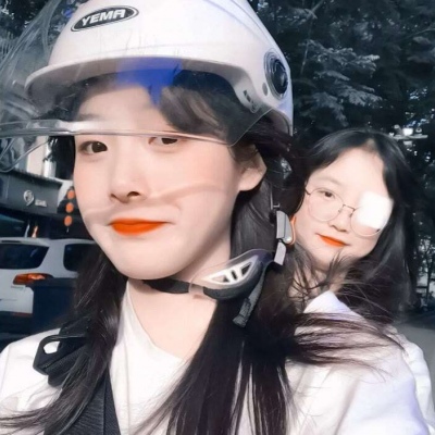 高清2021年最火的闺蜜qq头像粉色背景可爱女生图片