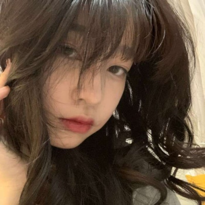 头像图片2021最火爆微笑欧美女生头像图片