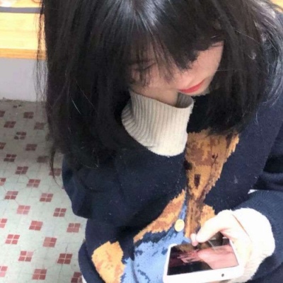头像图片2021最火爆微笑欧美女生头像图片
