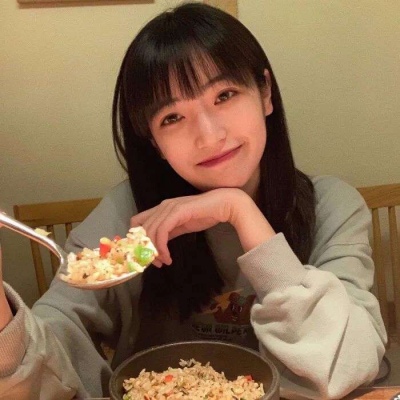 头像图片2021最火爆微笑欧美女生头像图片