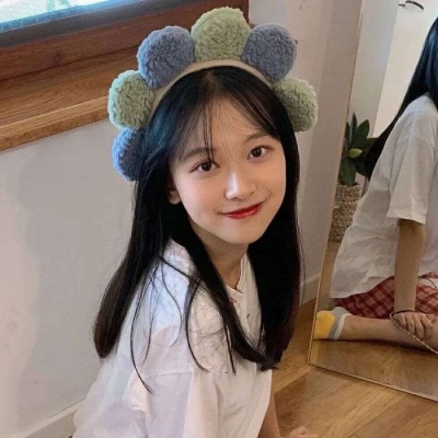 头像图片2021最火爆微笑欧美女生头像图片