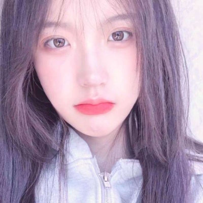 头像图片2021最火爆微笑欧美女生头像图片