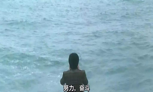 抖音我们都在用力的活着是什么歌名，张茜《用力活着》歌词图片