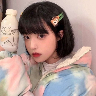 高清好看的2021女生坐跨男生背上的情侣头像图片