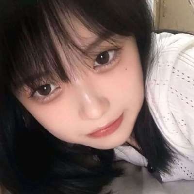 高清好看的2021女生坐跨男生背上的情侣头像图片