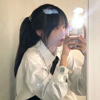 高清好看的2021戴口罩背影头像女生头像图片